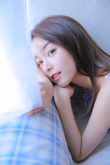 女朋友下面很紧进去一点很痛